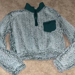 Cropped green shirpa!